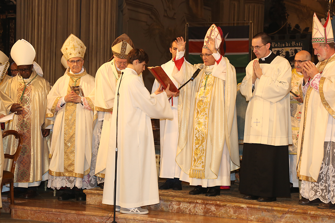 Monsignor Marco Prastaro Vescovo di Asti_429.jpg